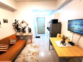 Modern 1BR with balcony and 100mbps wifi